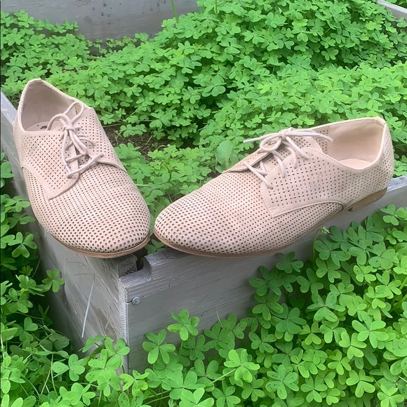 Flats - Picture 3 of 8